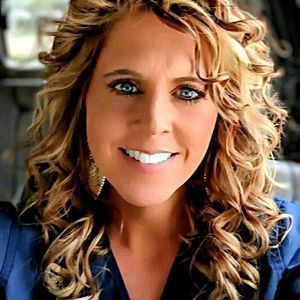 Meet your Posher, Candice